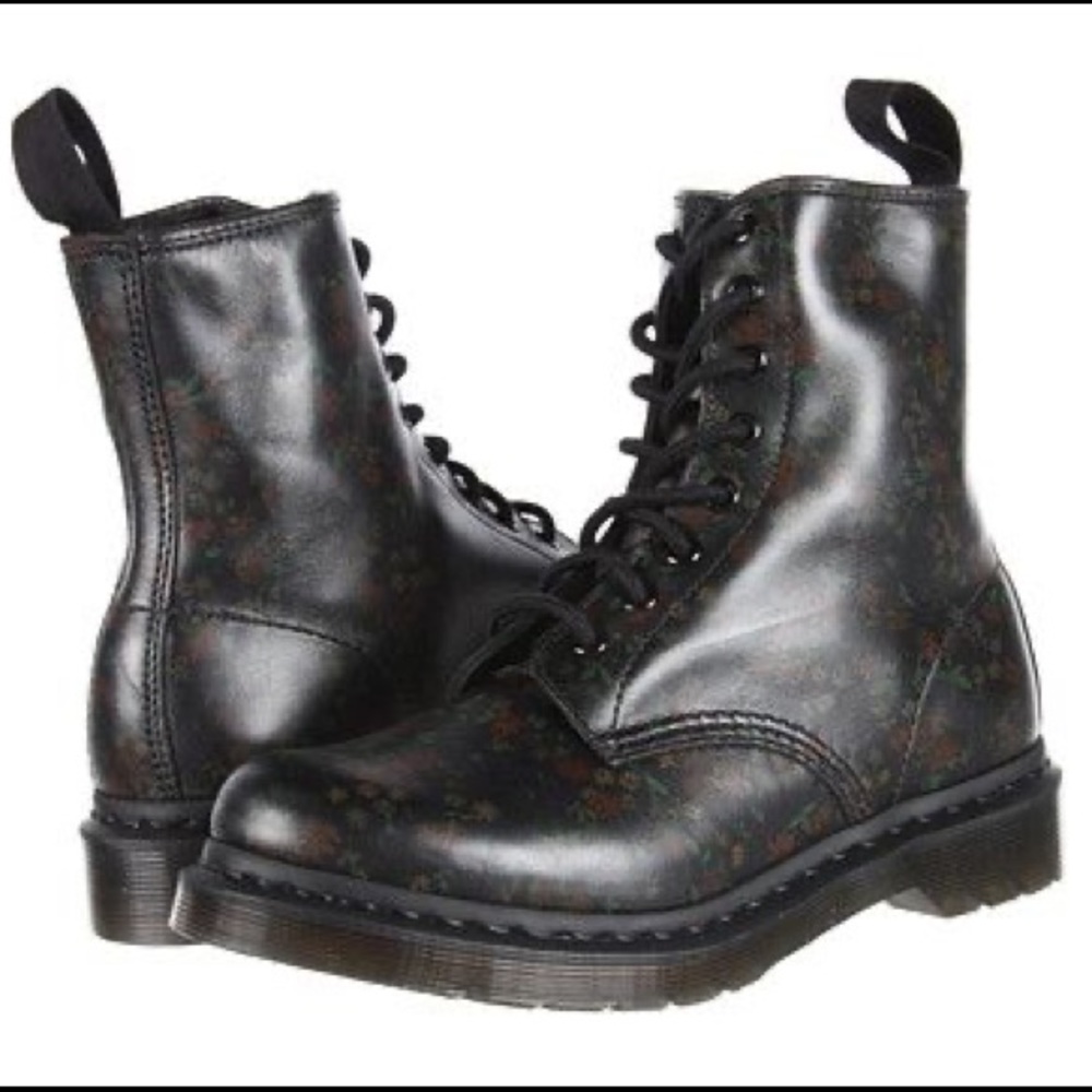 Doc Martens mini flowers 8 eye boot  sz39 / w 8/ m 6